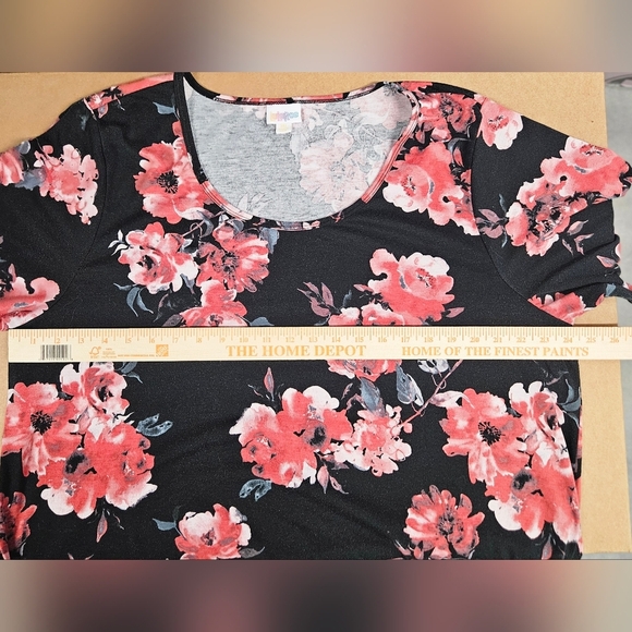 0014 LuLaRoe Rose Floral Top Tee Black Pink Comfort Stretch Plus Size 3X - Picture 7 of 10